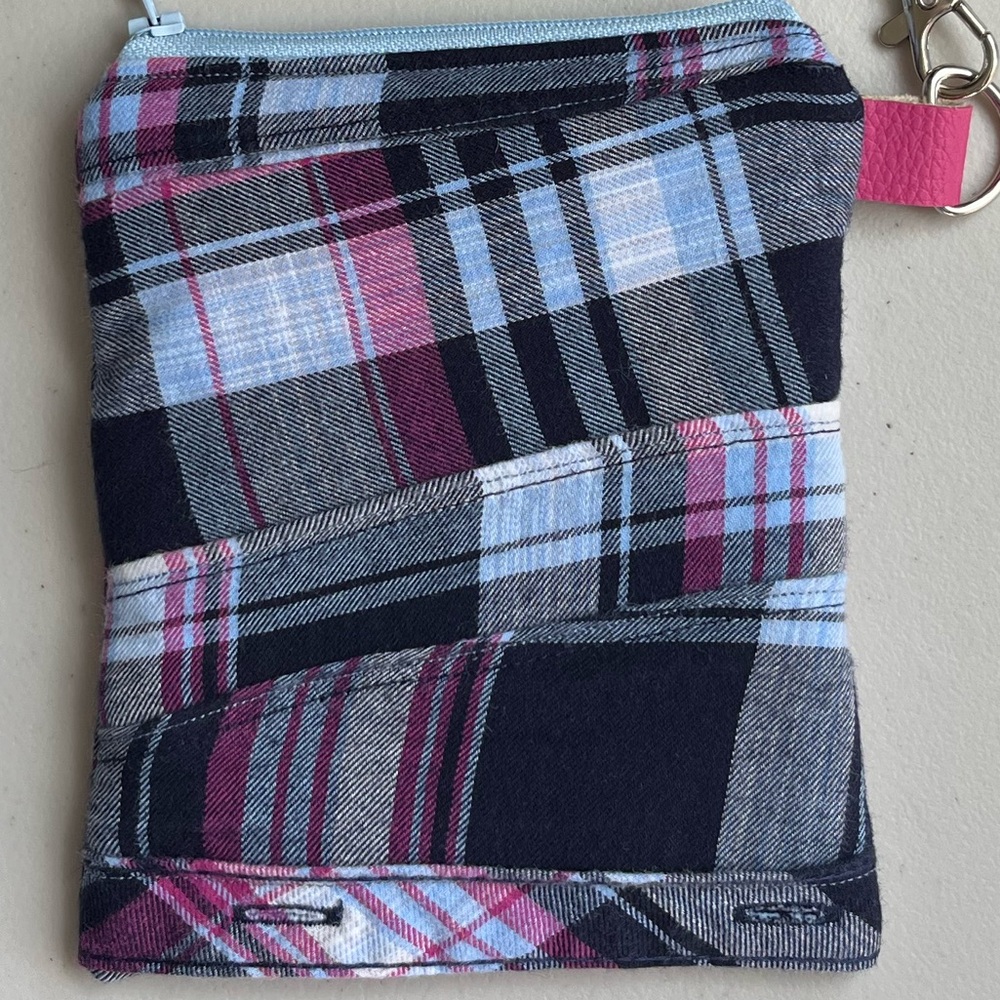 Handmade One Of A Kind Plaid Flannel Shirt Pocket Upcycled Fabric Wristlet - Picture 3 of 8